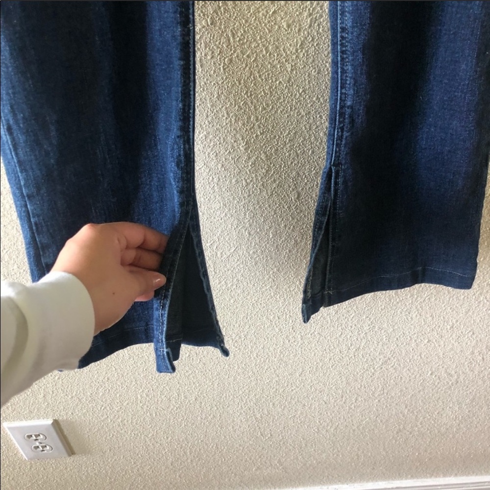 🌸3/$10🌸 Maternity Stretchy Blue Jean - Picture 4 of 6